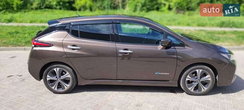 2018 nissan leaf