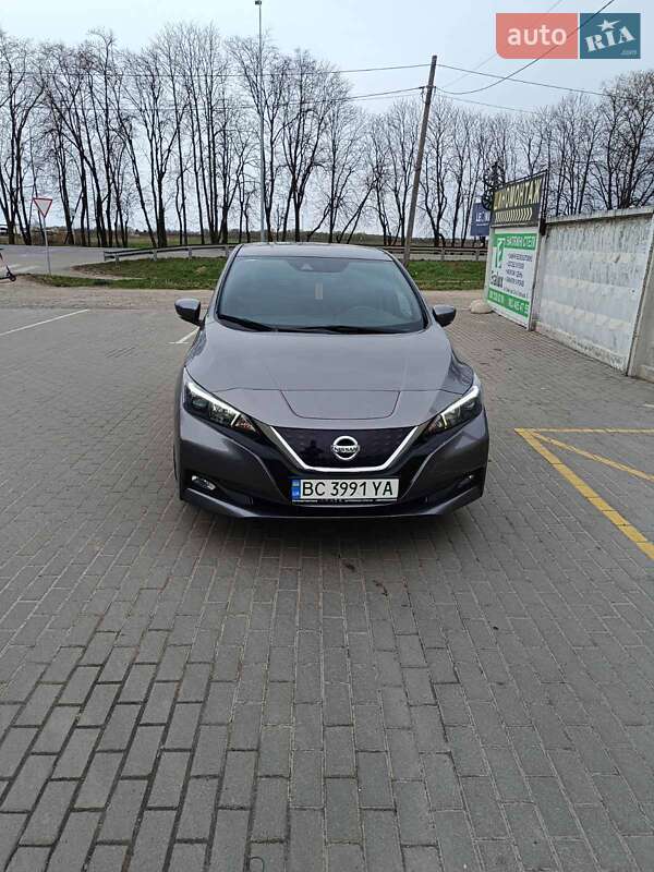 2018 nissan leaf
