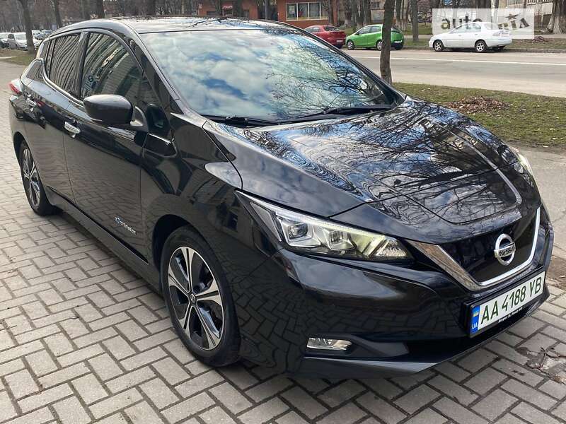 2018 nissan leaf