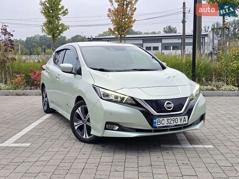 2018 nissan leaf