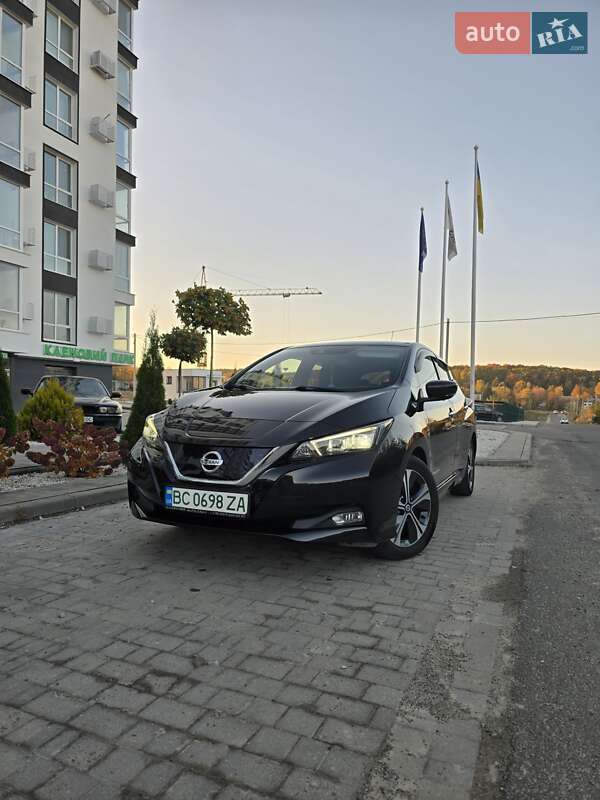 2018 nissan leaf