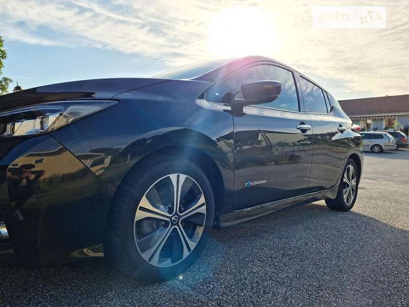 2018 nissan leaf
