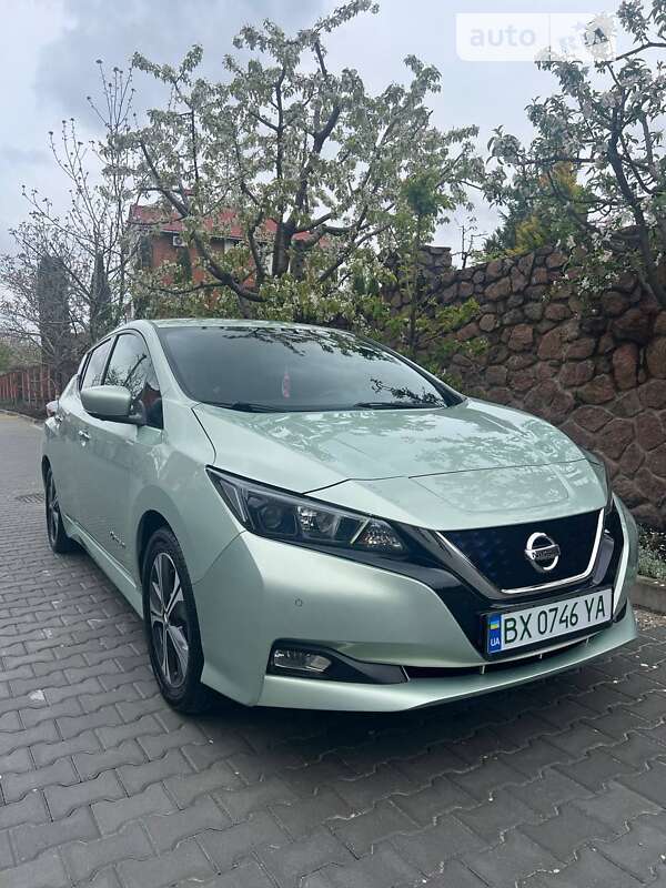 2018 nissan leaf