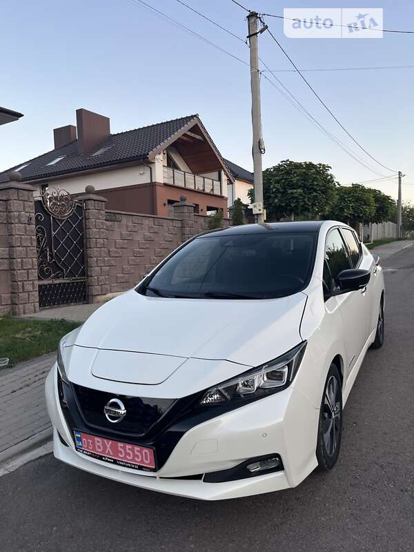 2018 nissan leaf