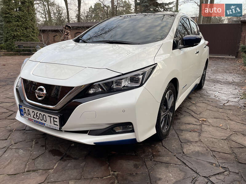 2018 nissan leaf