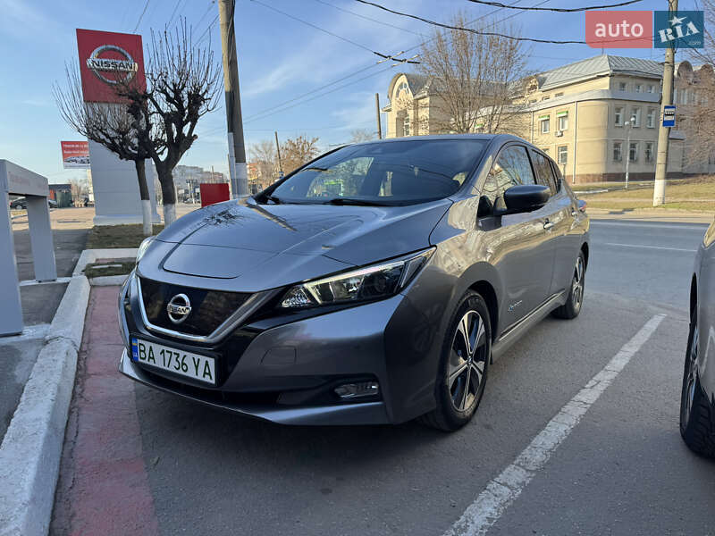 2018 nissan leaf
