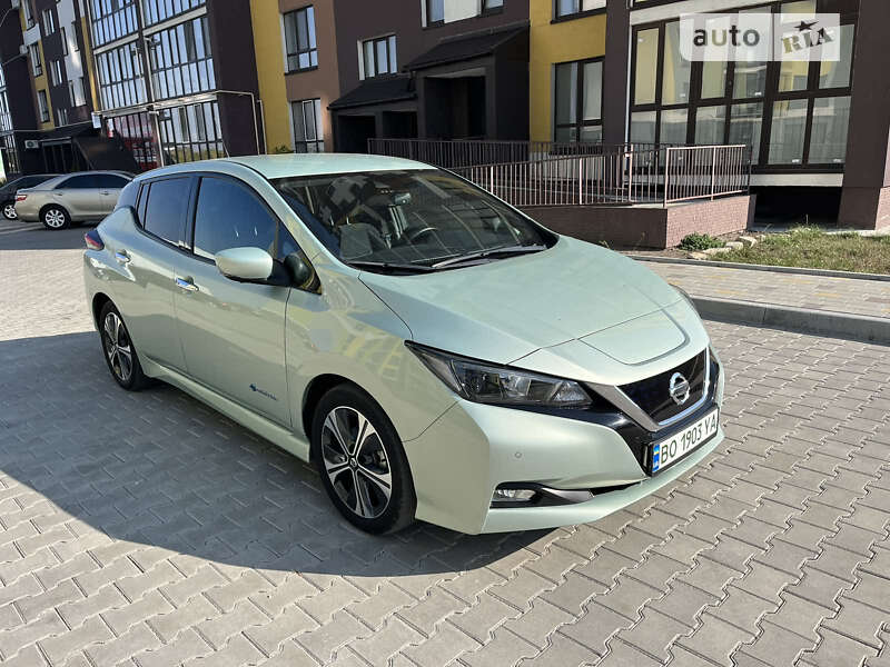 2018 nissan leaf