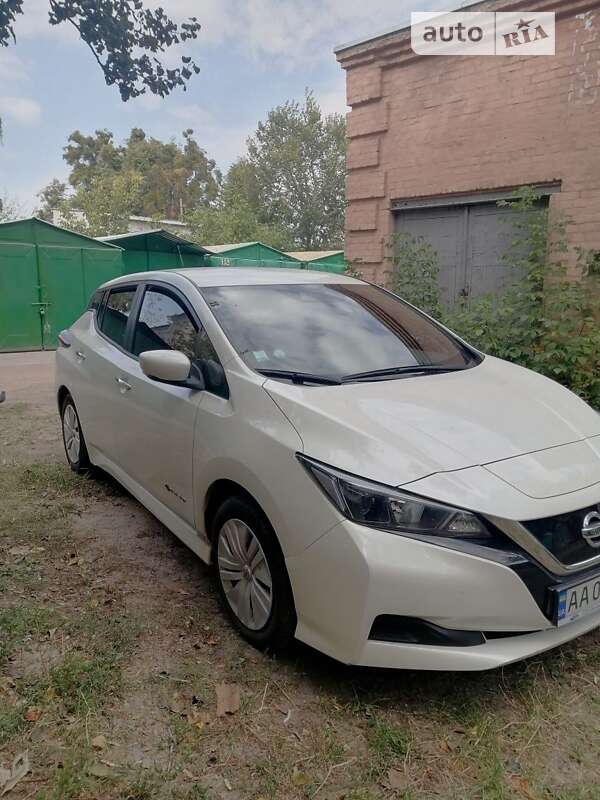 2018 nissan leaf