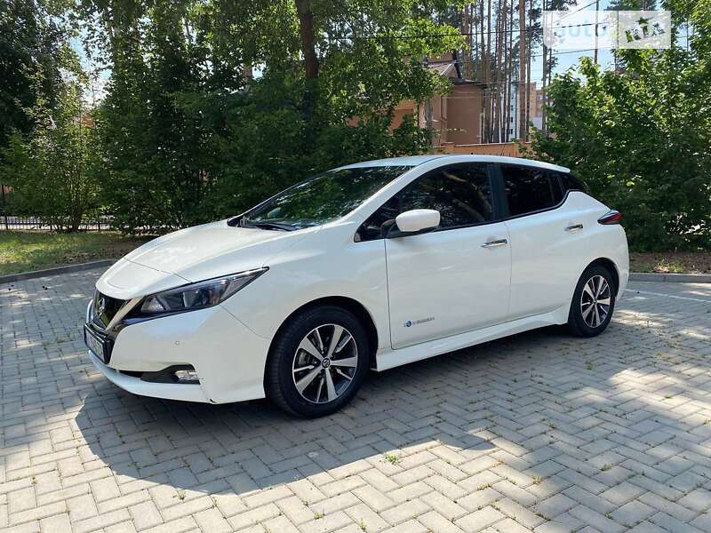 2018 nissan leaf