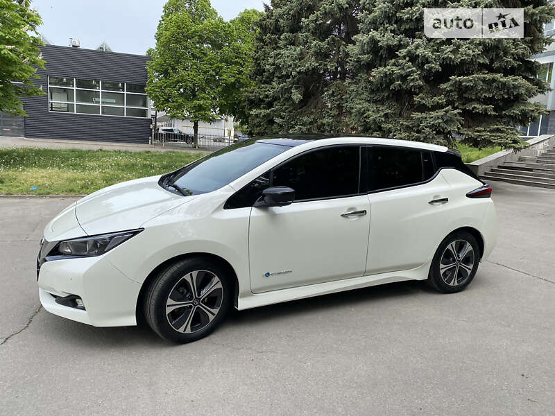 2018 nissan leaf