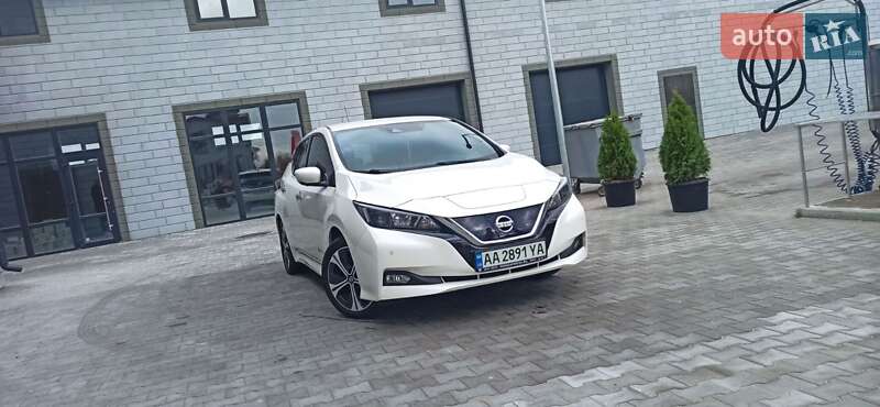 2018 nissan leaf