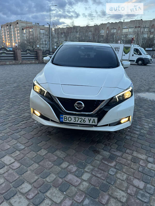 2018 nissan leaf