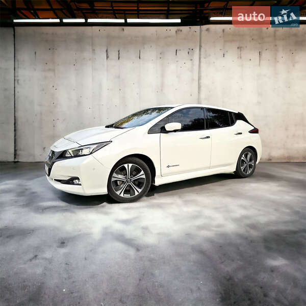 2018 nissan leaf