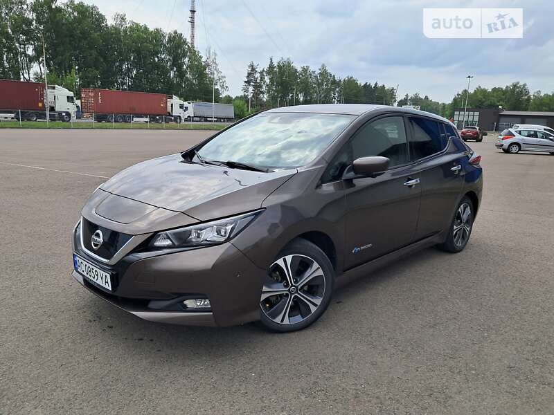 2018 nissan leaf