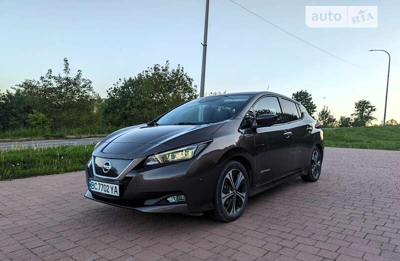 2018 nissan leaf