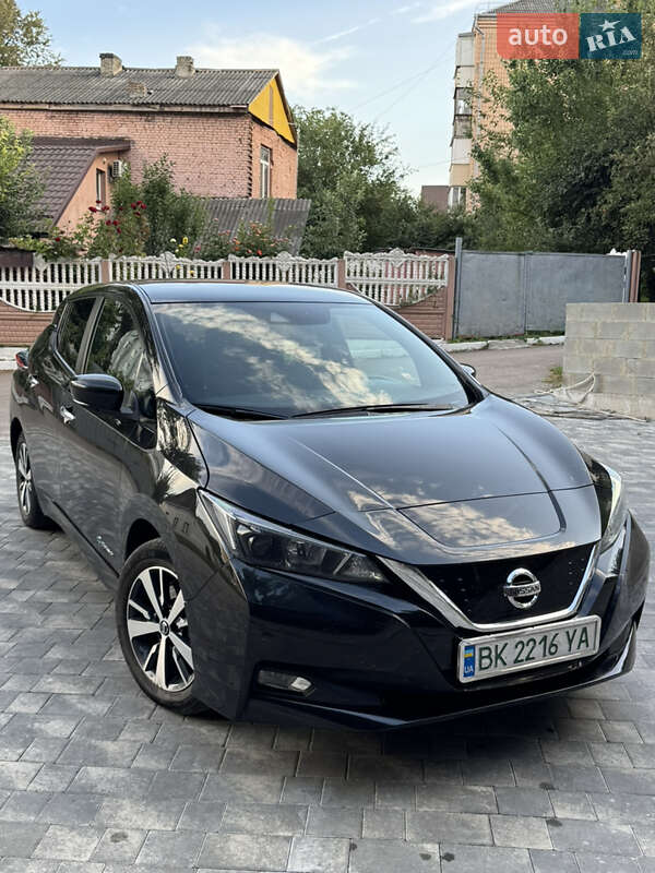 2018 nissan leaf