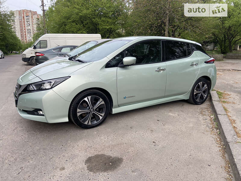 2018 nissan leaf