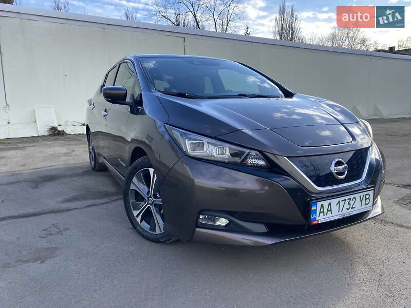 2018 nissan leaf