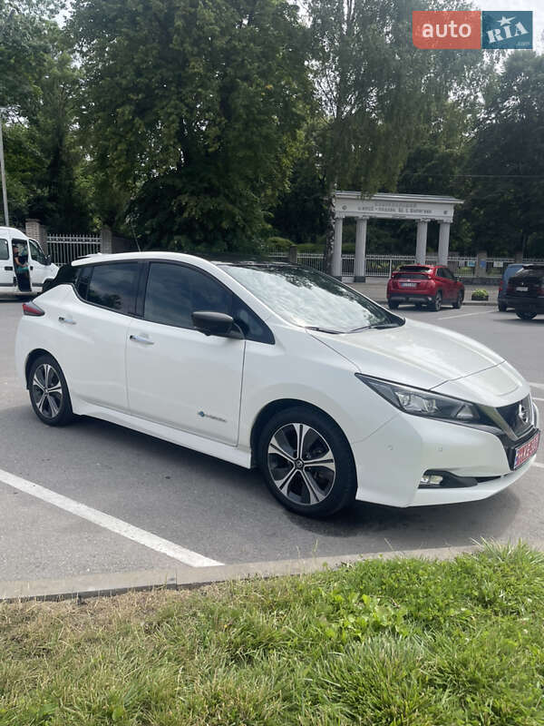 2018 nissan leaf