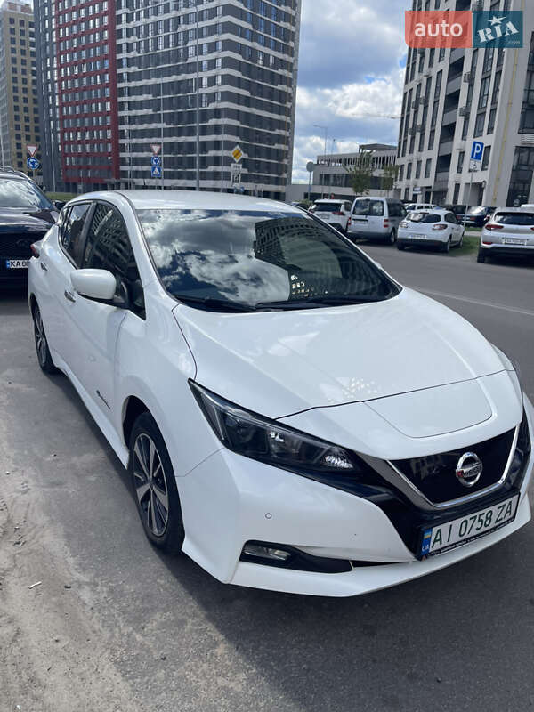 2018 nissan leaf