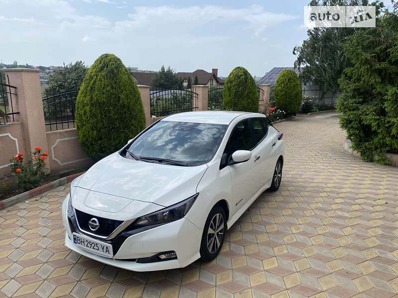 2018 nissan leaf
