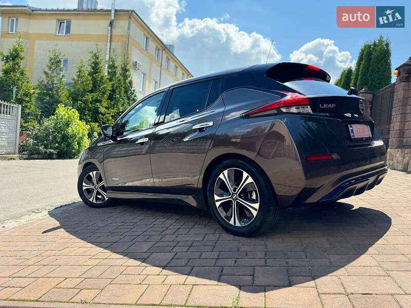 2018 nissan leaf