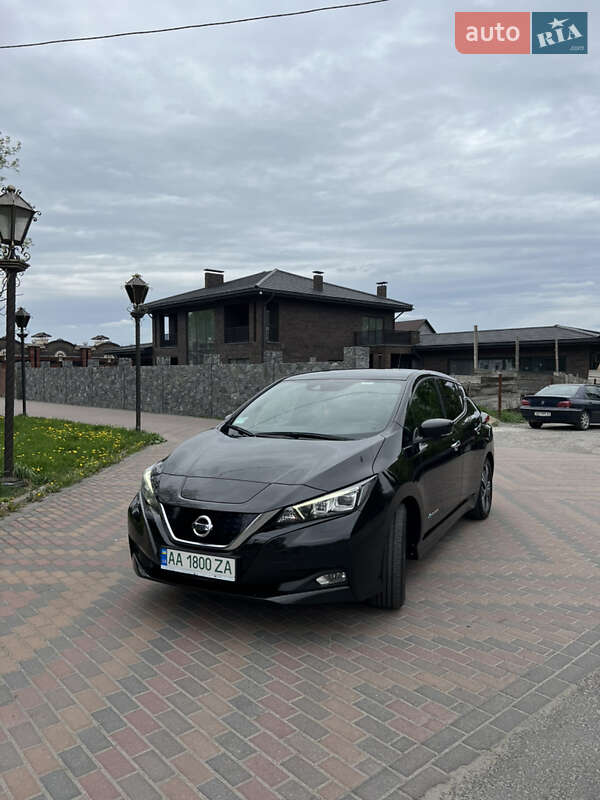 2018 nissan leaf