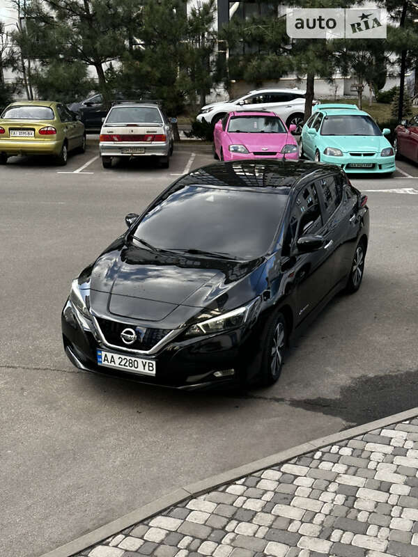 2018 nissan leaf