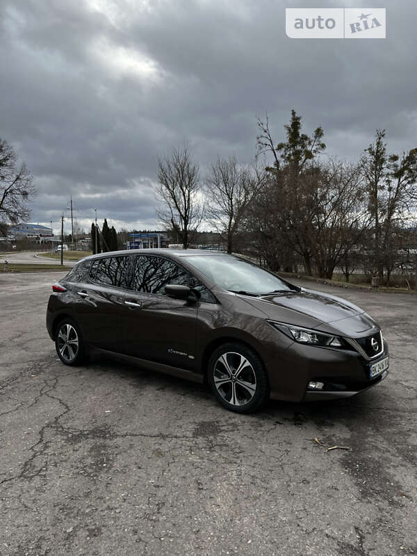 2018 nissan leaf