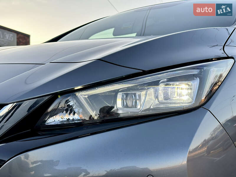 2018 nissan leaf