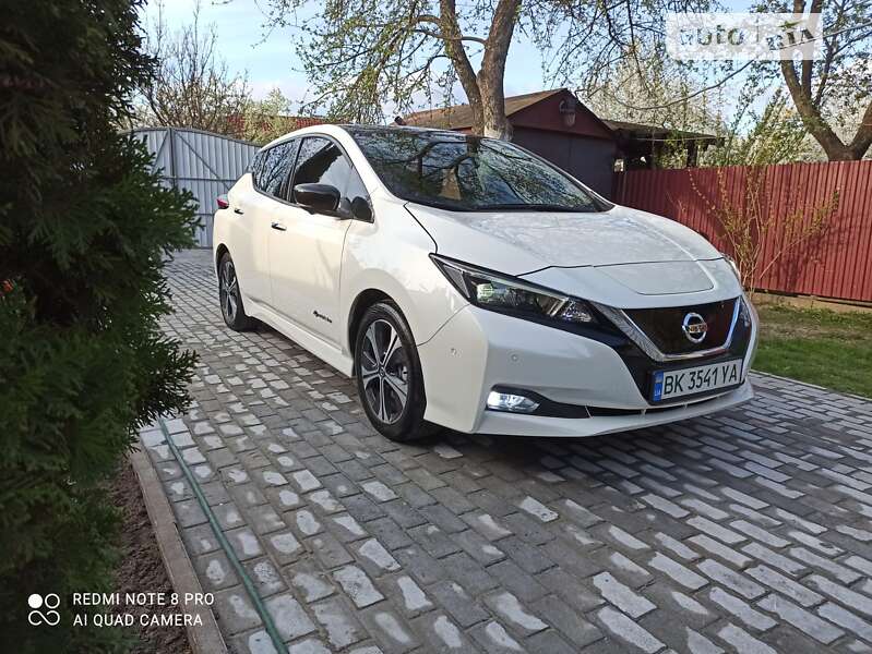 2018 nissan leaf