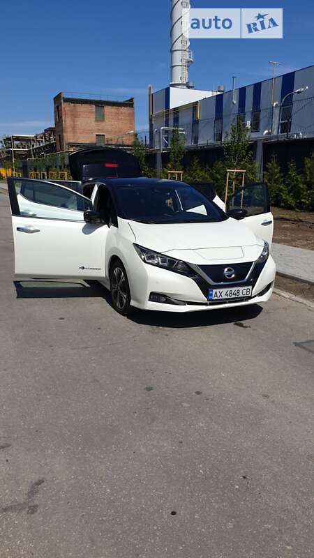 2018 nissan leaf
