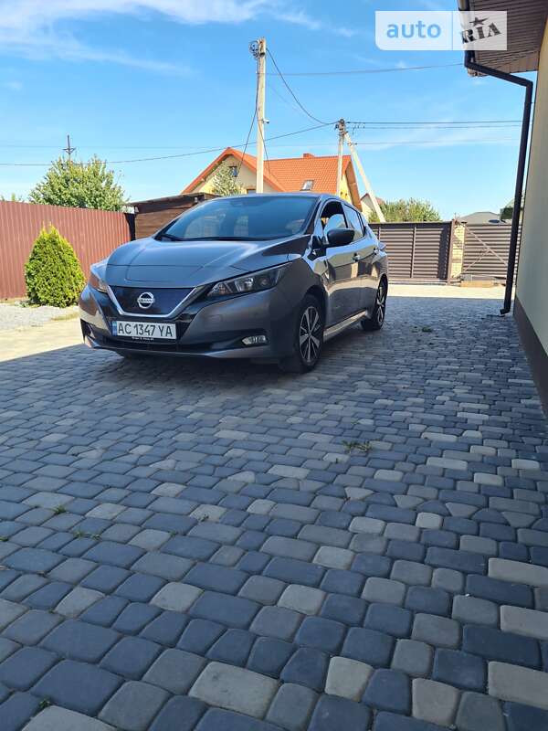 2018 nissan leaf