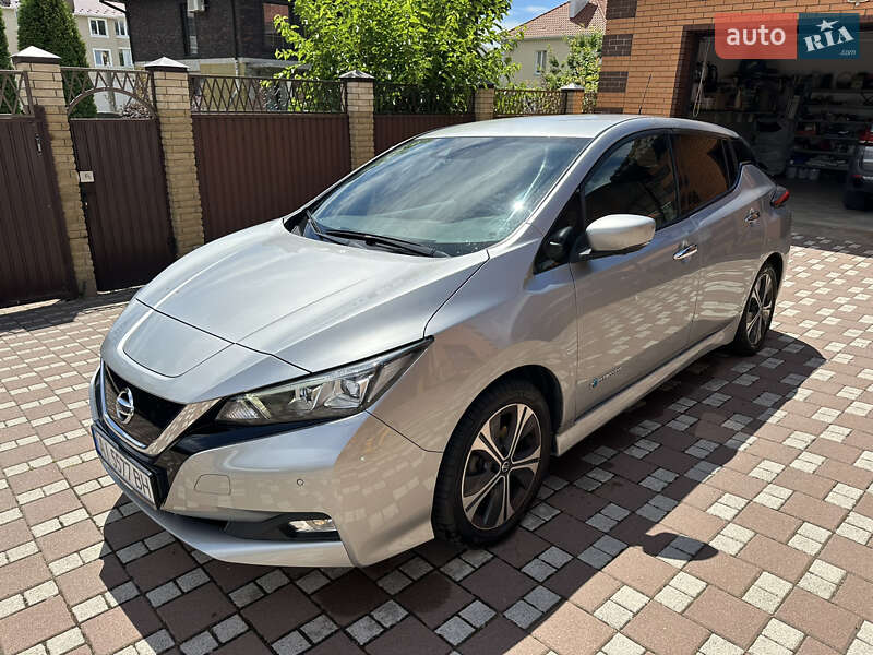 2018 nissan leaf
