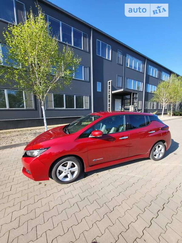2018 nissan leaf