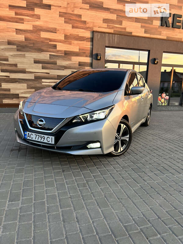 2018 nissan leaf