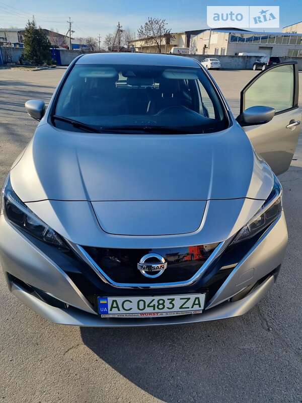 2018 nissan leaf