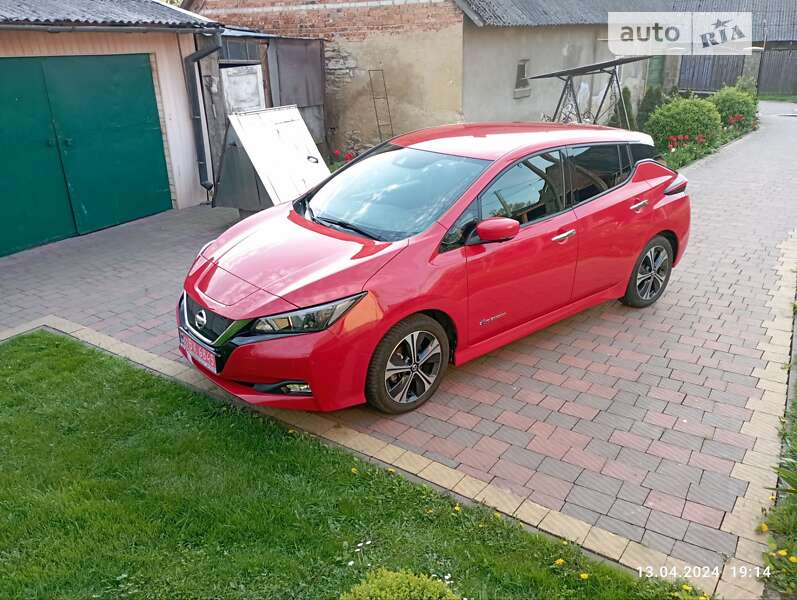 2018 nissan leaf