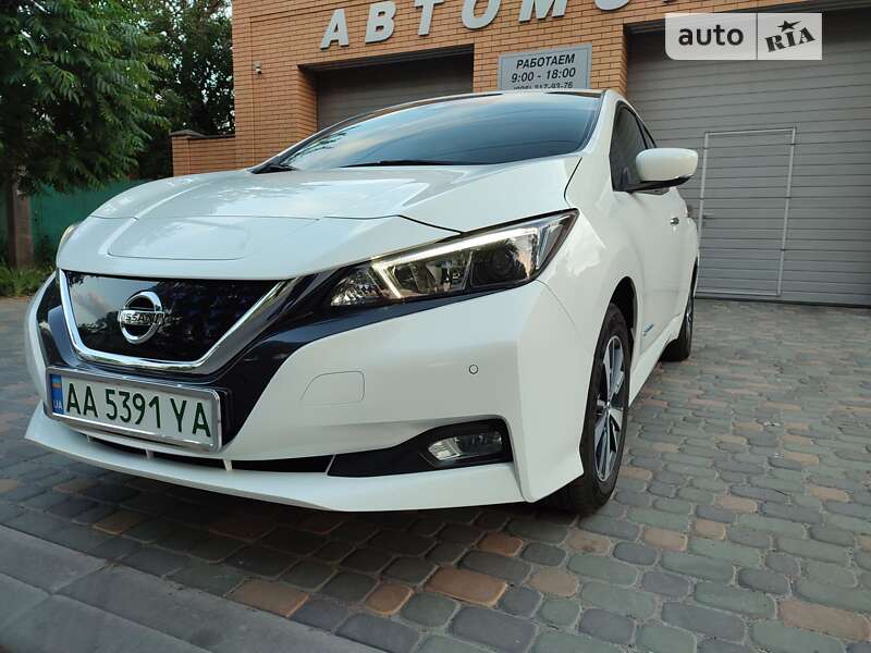2018 nissan leaf