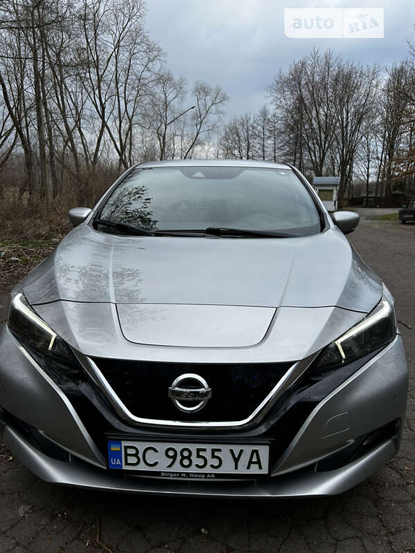 2019 nissan leaf