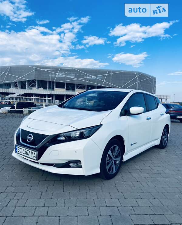 2018 nissan leaf
