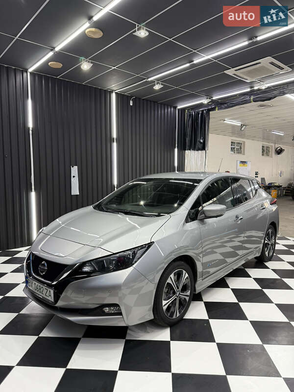 2018 nissan leaf