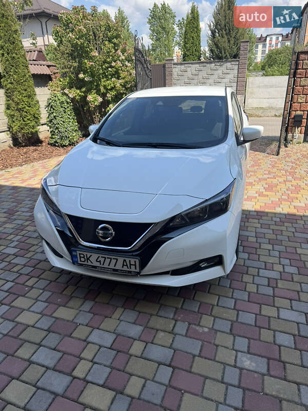 2019 nissan leaf