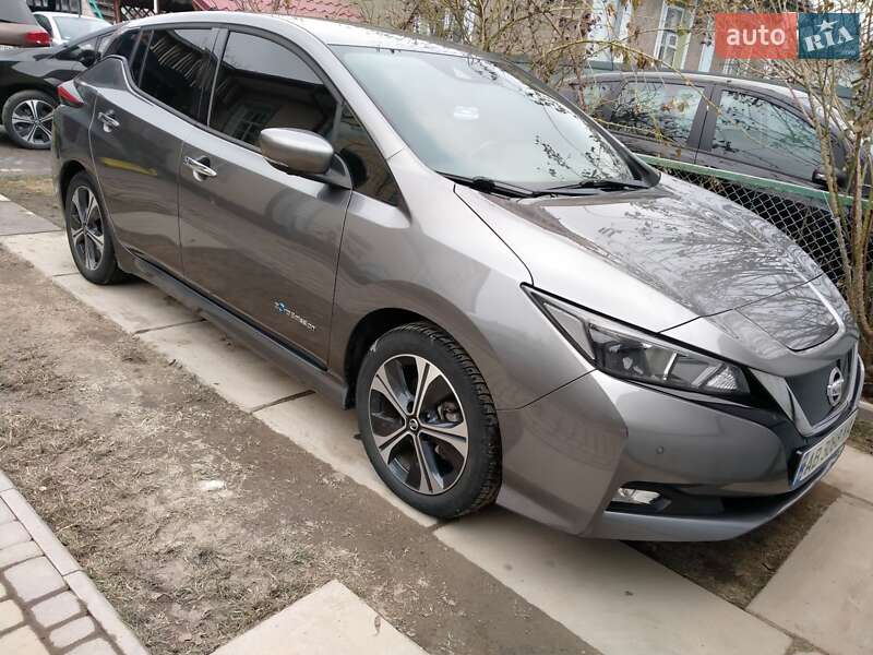 2019 nissan leaf
