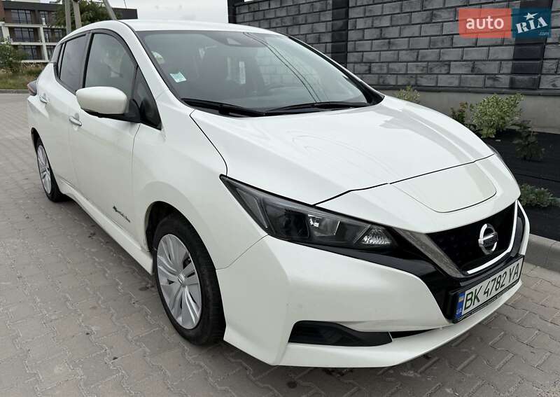 2020 nissan leaf