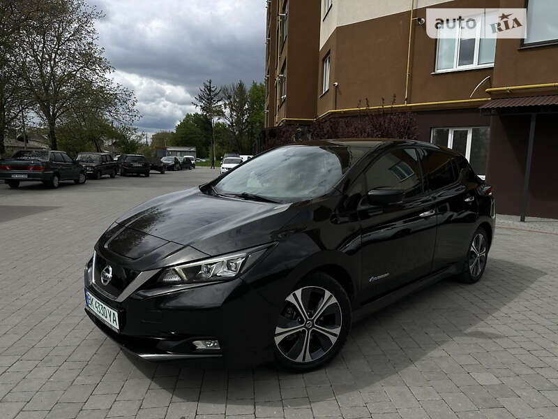 2019 nissan leaf