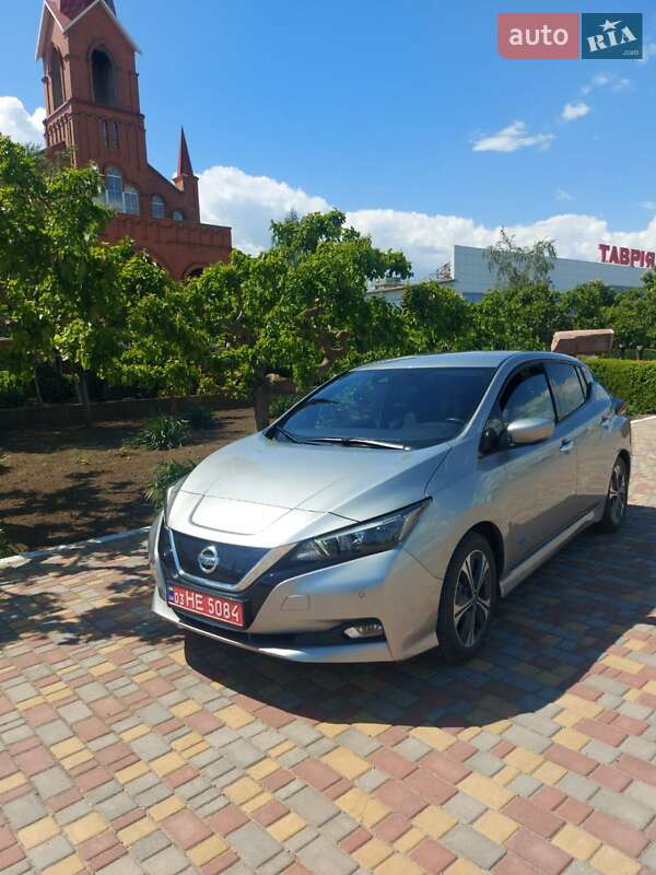 2020 nissan leaf