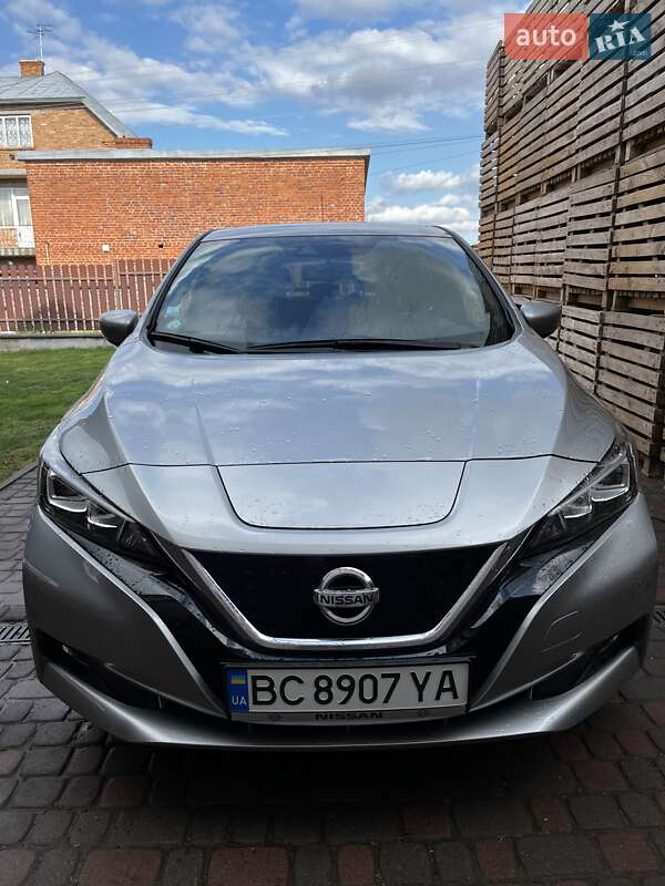 2019 nissan leaf