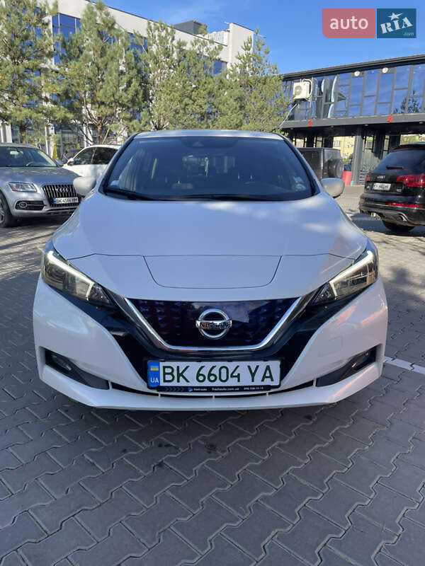 2019 nissan leaf