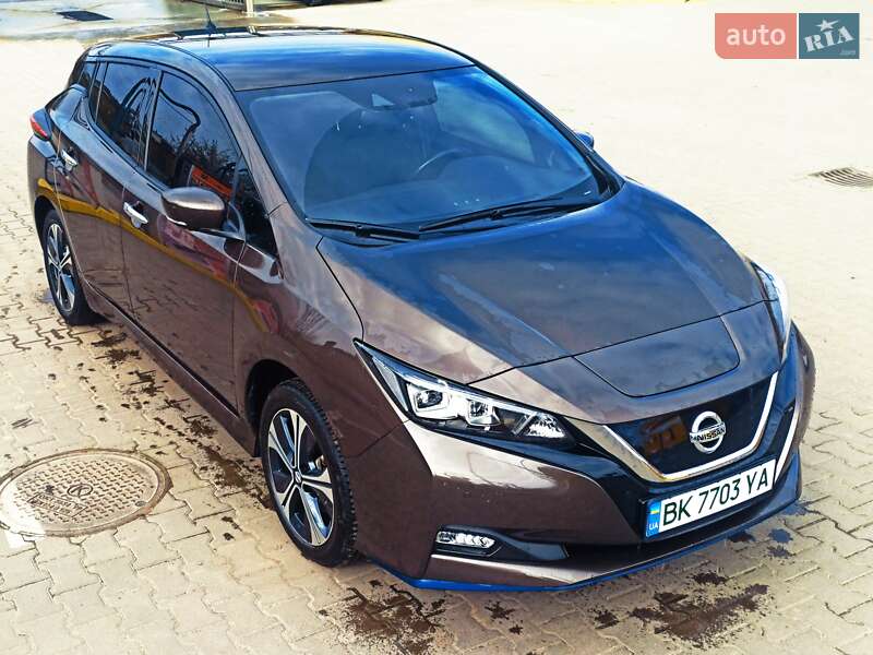 2019 nissan leaf